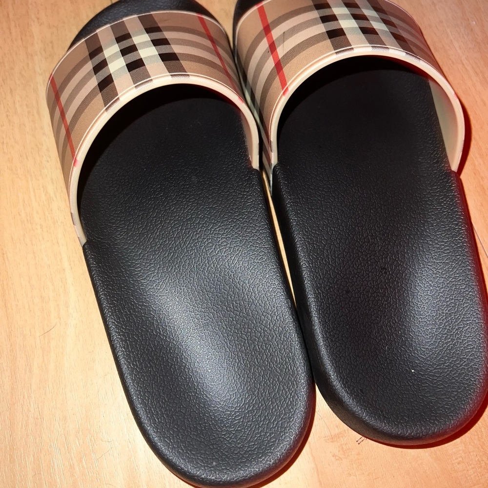 Burberry slides - Picture 3 of 4